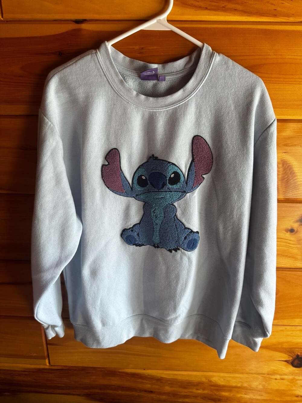 Disney Stitch Embroidered Sweatshirt XL Cream Graphic Pullover Lilo & Stitch